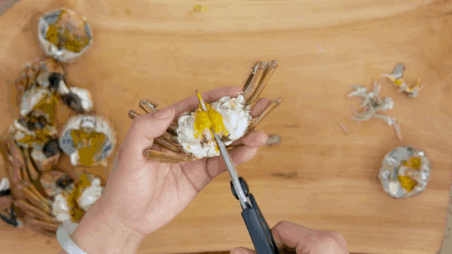 大閘蟹炒年糕+桂花糖芋糊的做法 步骤3