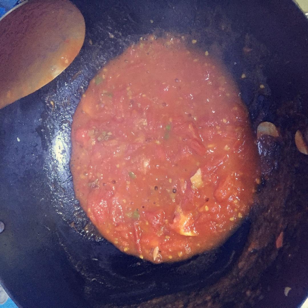 超好吃的 西紅柿醬掛麪的做法 步骤2