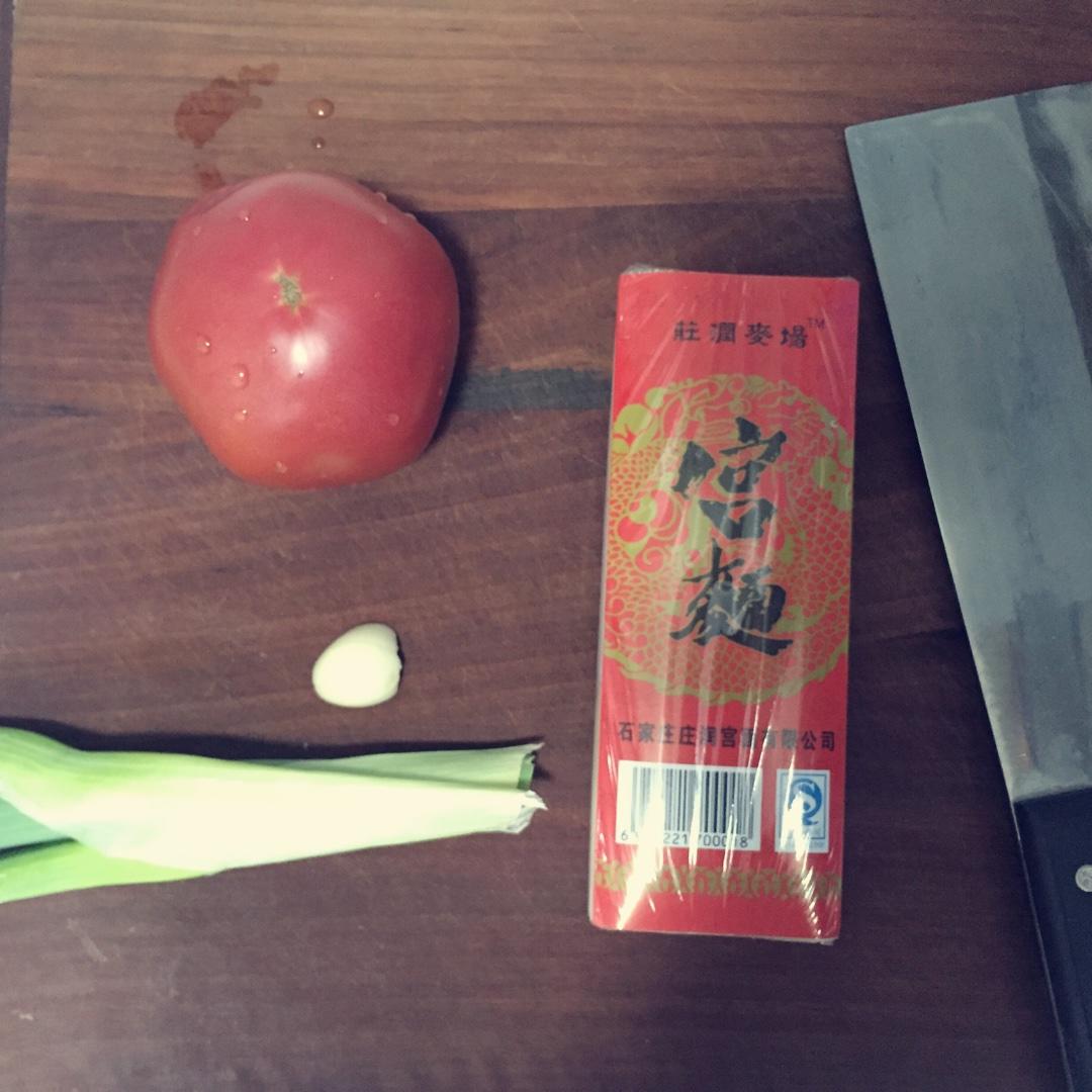 超好吃的 西紅柿醬掛麪的做法 步骤1