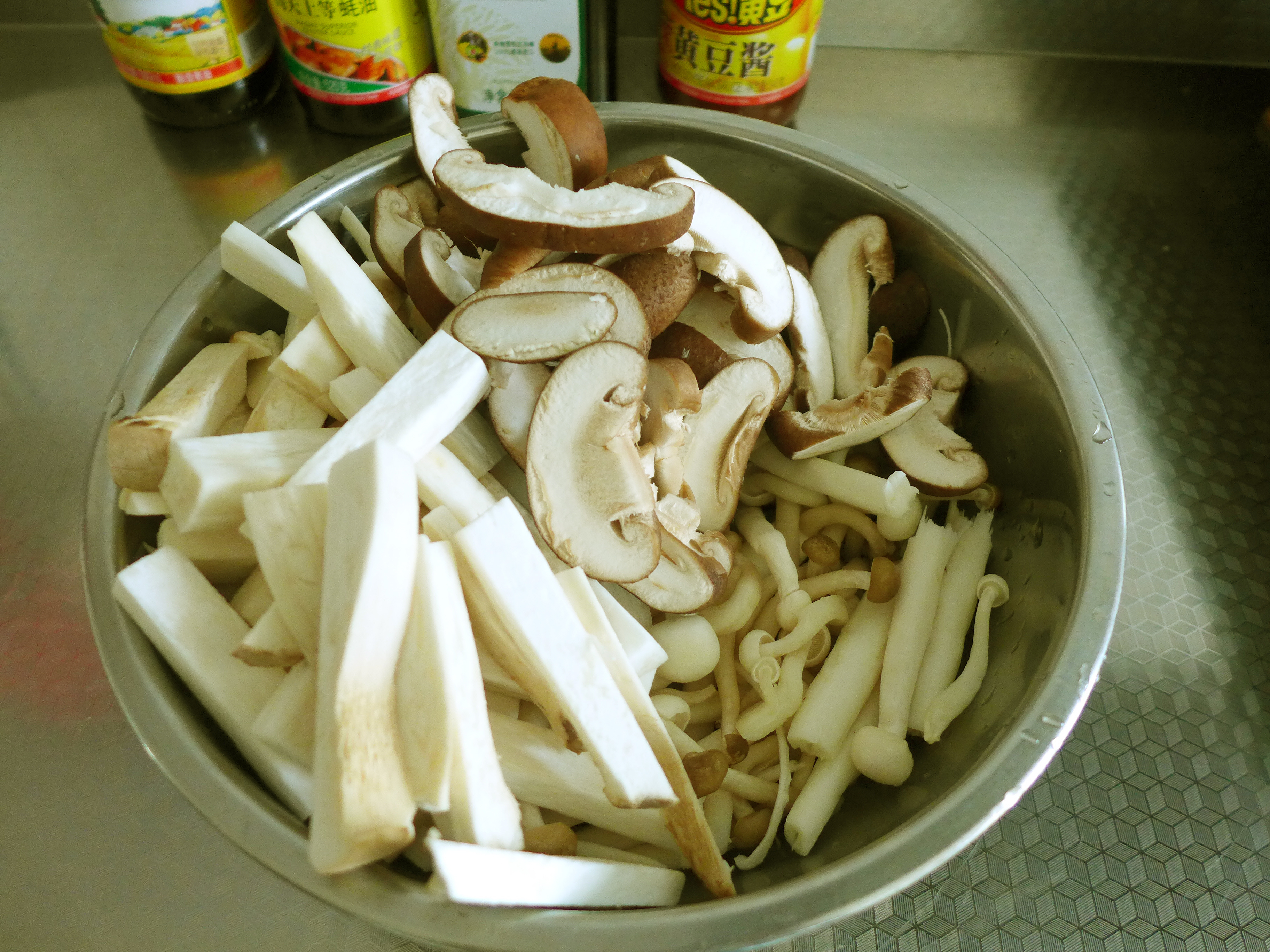 錫紙包烤雜菌菇的做法 步骤1
