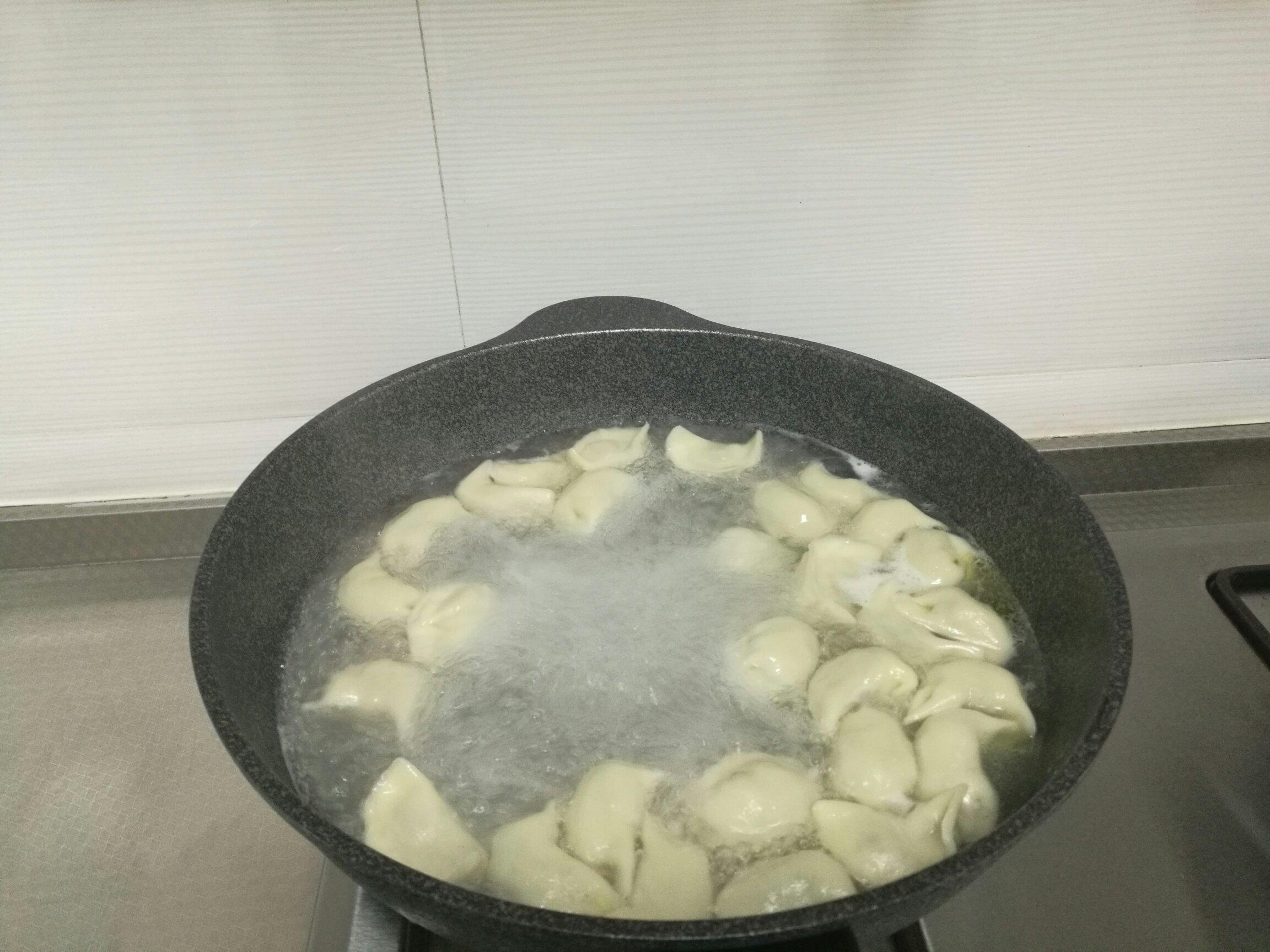 豇豆餃子的做法 步骤4