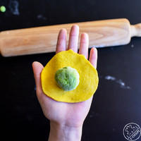 花式饅頭嘍，彩色蒸餃嘍，純綠色的哦，沒有任何色素，蒸蒸蒸的做法 步骤5
