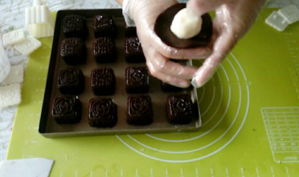巧克力椰蓉月餅的做法 步骤6