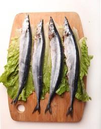 鹽煎秋刀魚的做法 步骤2