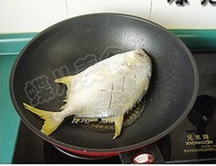 乾燒金鯧魚的做法 步骤7
