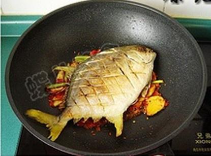 乾燒金鯧魚的做法 步骤11
