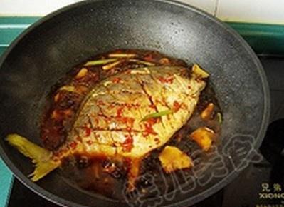 乾燒金鯧魚的做法 步骤12