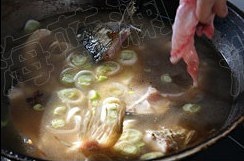 紅燒鯉魚燉豆腐的做法 步骤10