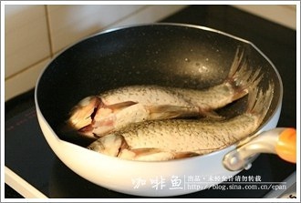 醬燜鯽魚豆腐的做法 步骤3