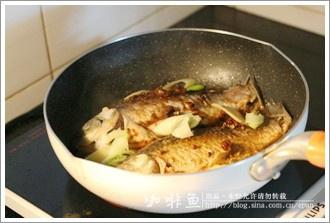 醬燜鯽魚豆腐的做法 步骤6
