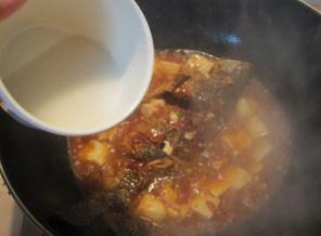 麻辣豆腐燒鯽魚的做法 步骤10
