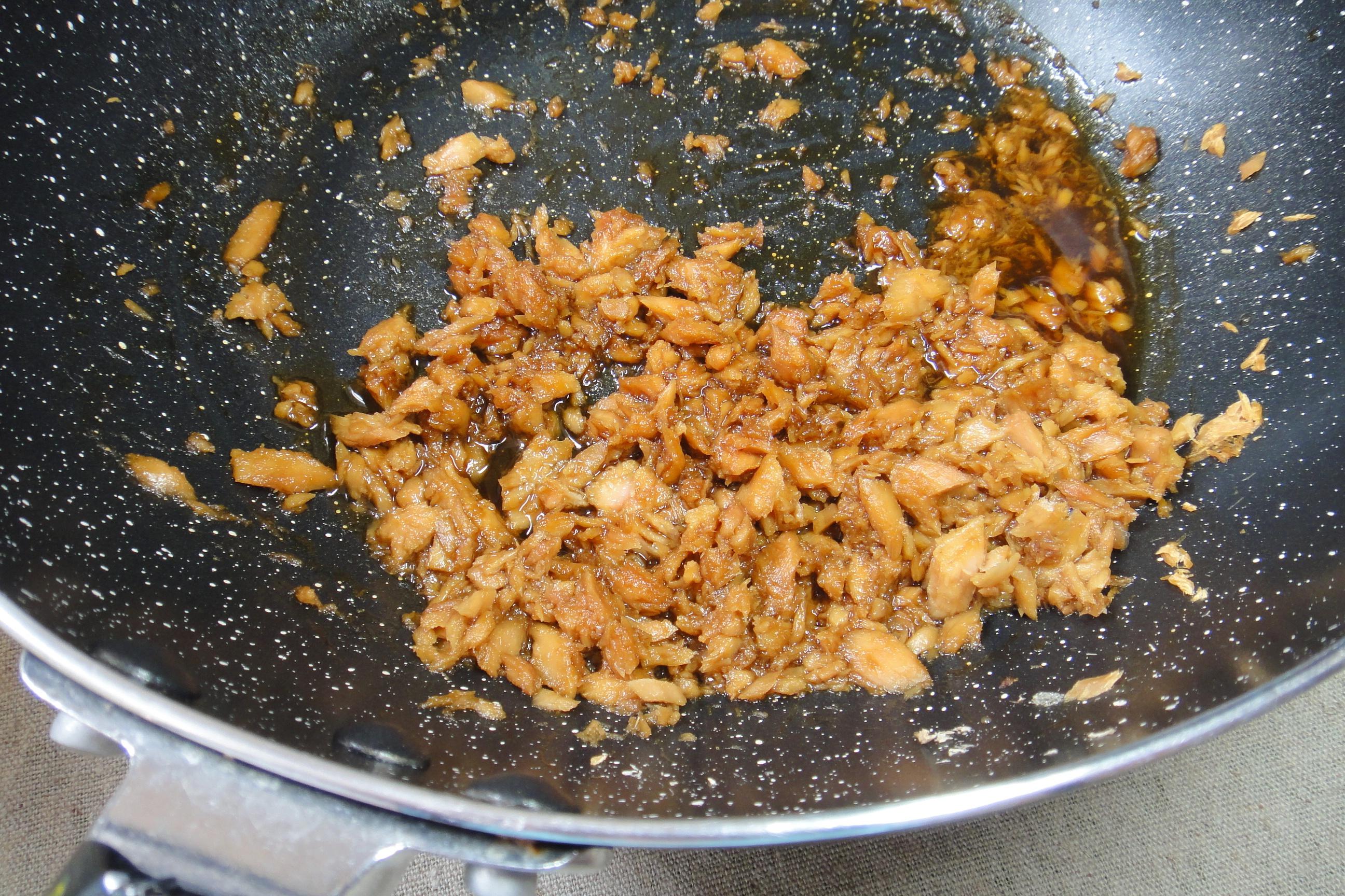 蔥香鮪魚飯糰的做法 步骤2