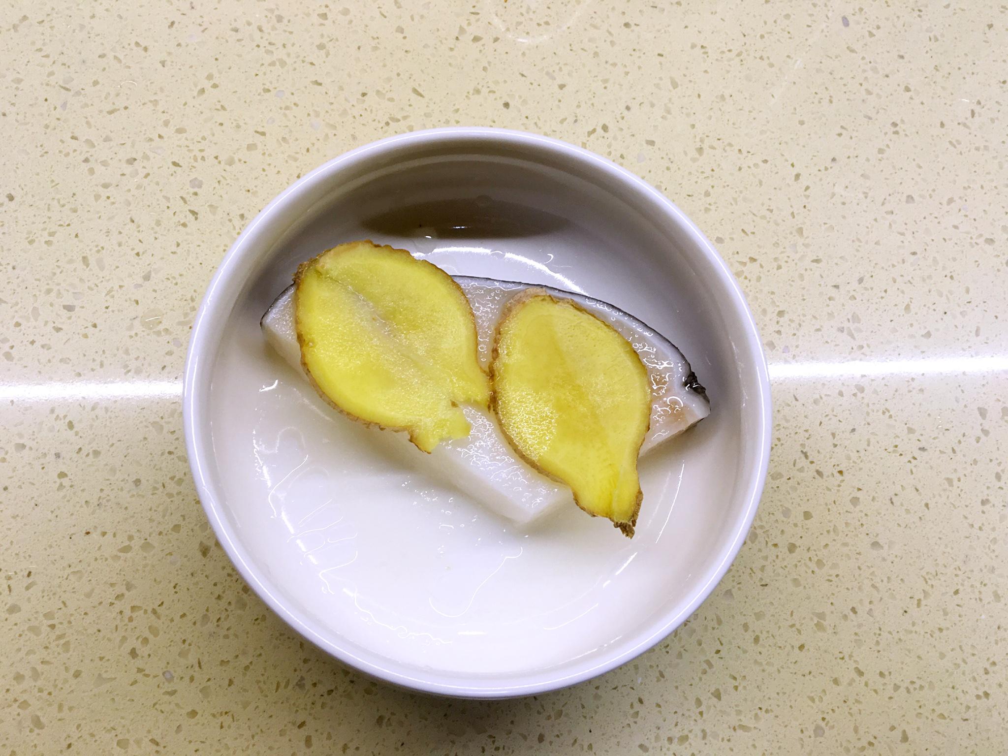 寶寶版香煎銀鱈魚的做法 步骤1