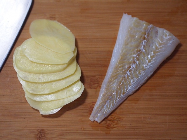 錫紙薯鱗鱈魚--NB-H3200烤箱的做法 步骤1