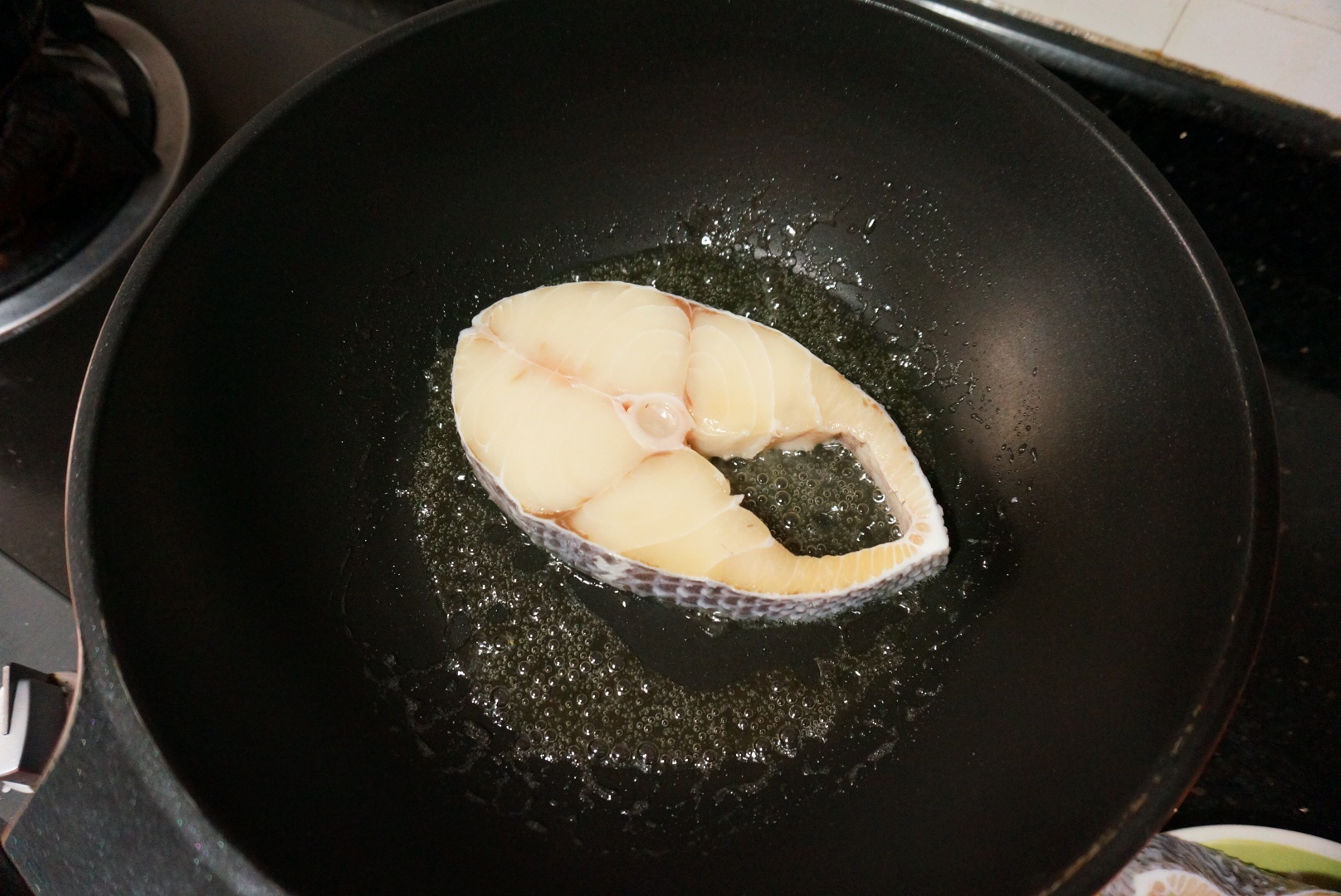 香煎鱈魚的做法 步骤2