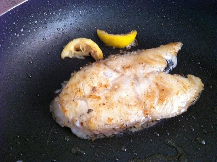 檸汁香煎鱈魚的做法 步骤3