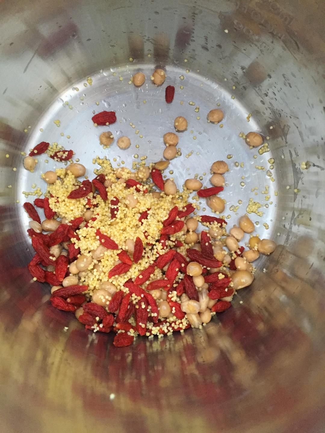 杞米豆漿的做法 步骤1
