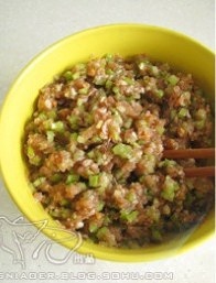 西芹海米水煎包的做法 步骤5
