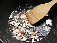 海米油菜薹的做法 步骤3