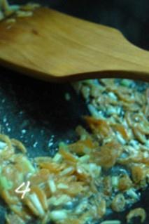蝦皮蘿蔔絲湯的做法 步骤3