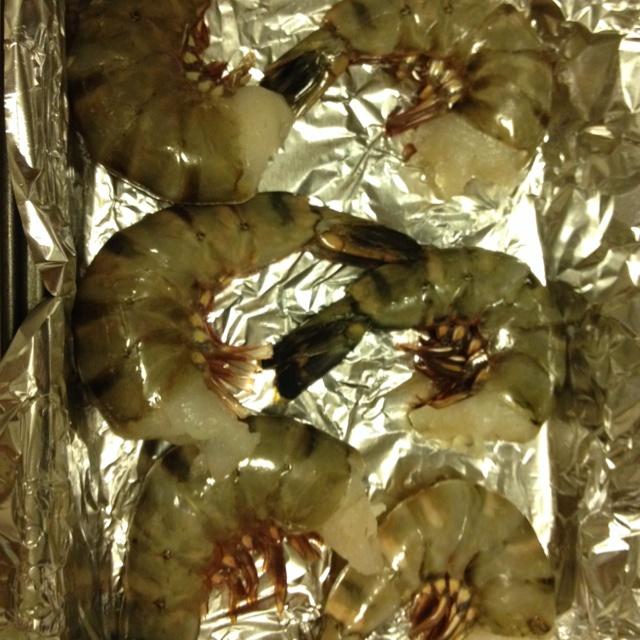 海鹽蒜蓉烤明蝦的做法 步骤1