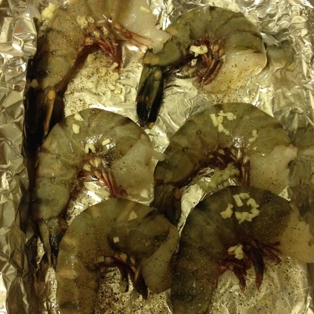 海鹽蒜蓉烤明蝦的做法 步骤2