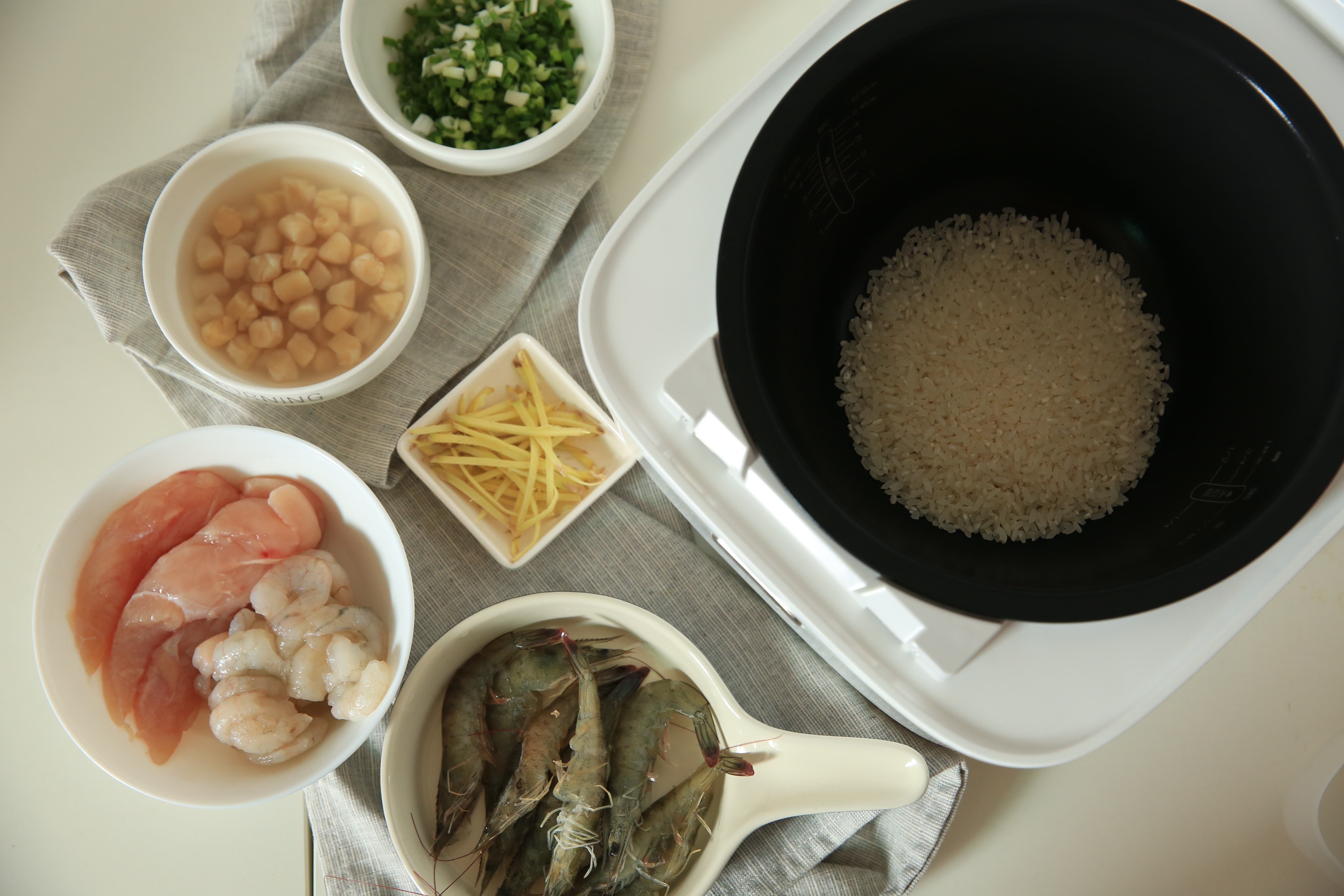 鮮蝦瑤柱雞絲粥的做法 步骤2