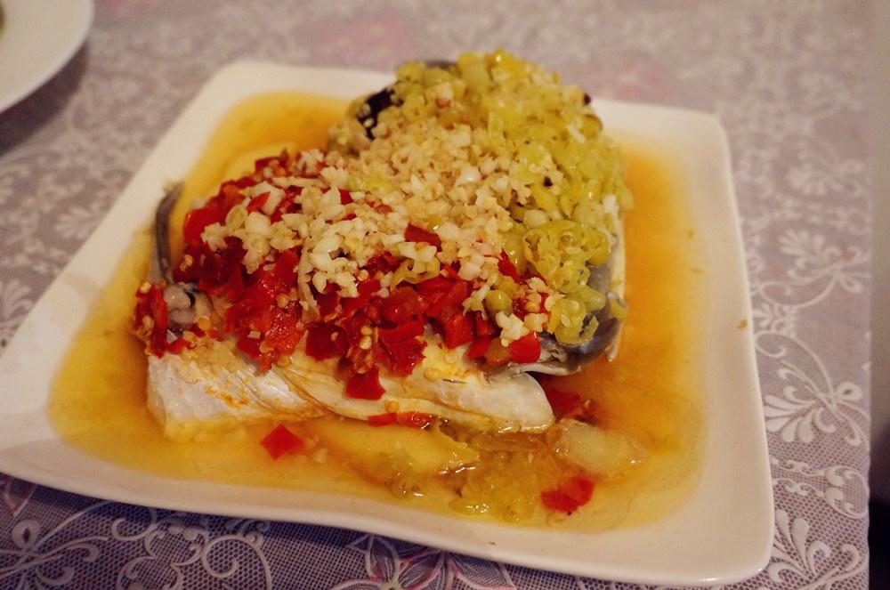 川菜必點菜 剁椒魚頭的做法 步骤8