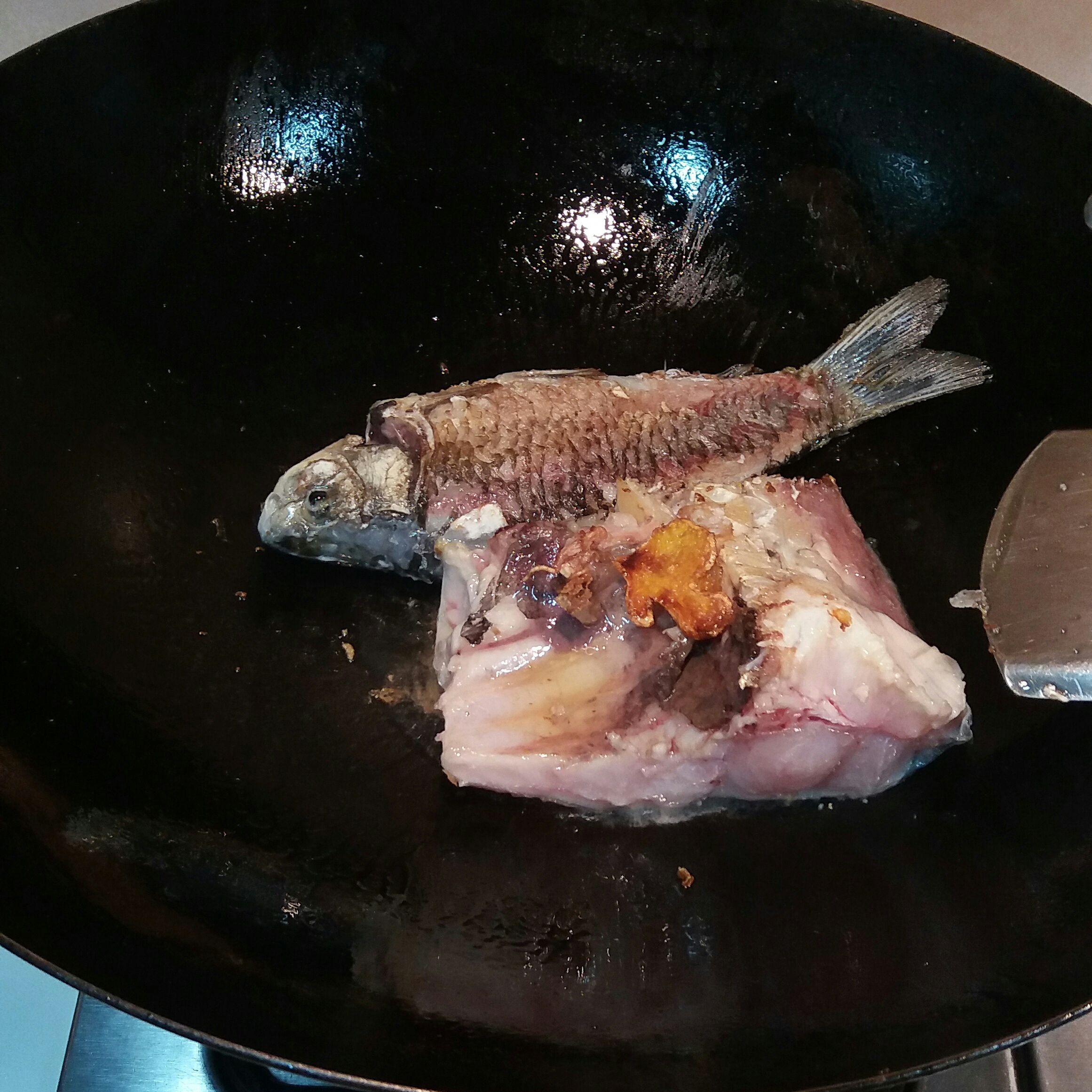 醬蒸大魚頭&芫荽菜豆腐滾魚湯（大魚頭二吃法）的做法 步骤11
