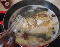 鐵鍋魚頭燉豆腐的做法 步骤8
