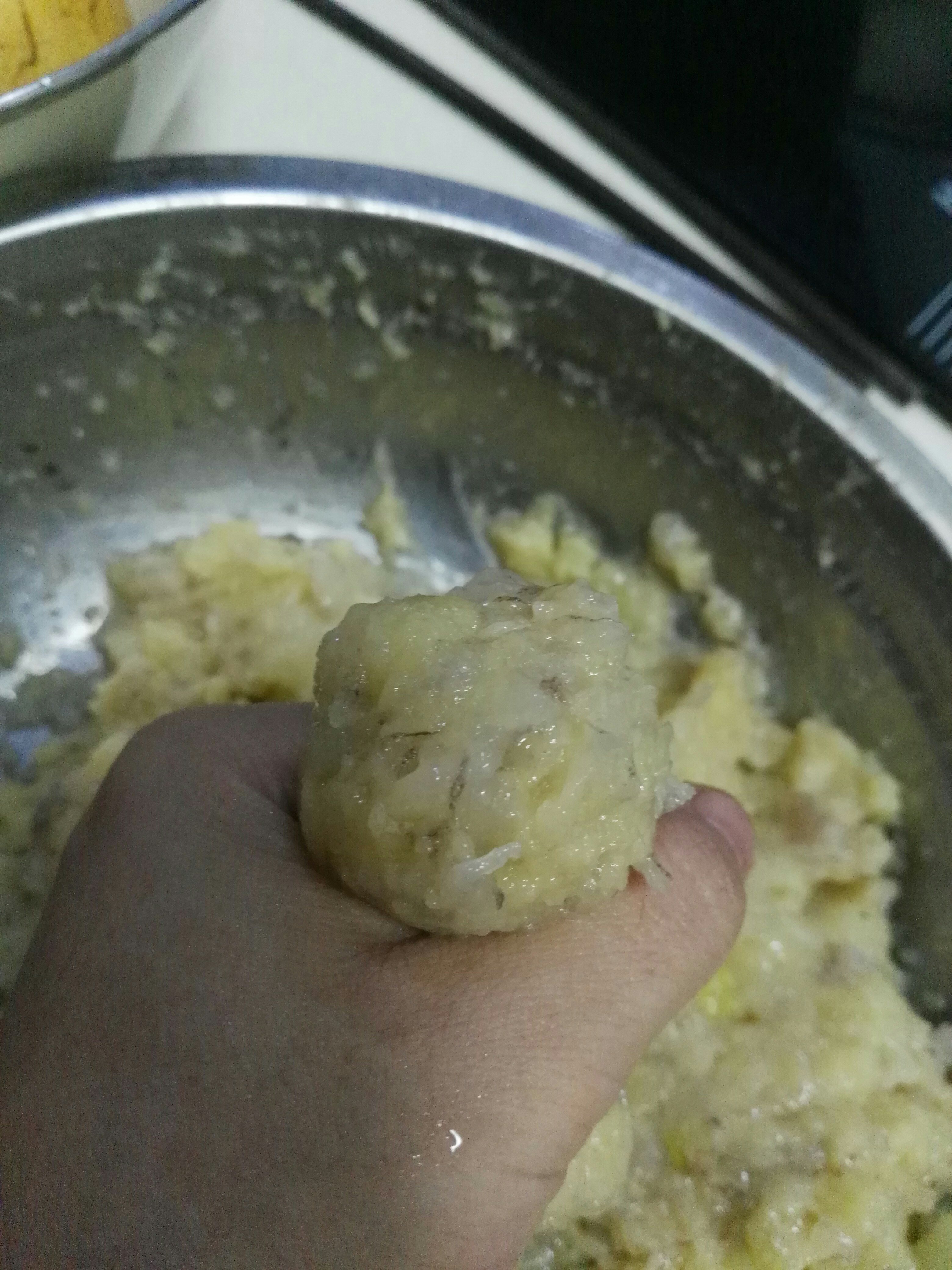 【寶寶菜菜】青蝦土豆餅的做法 步骤7
