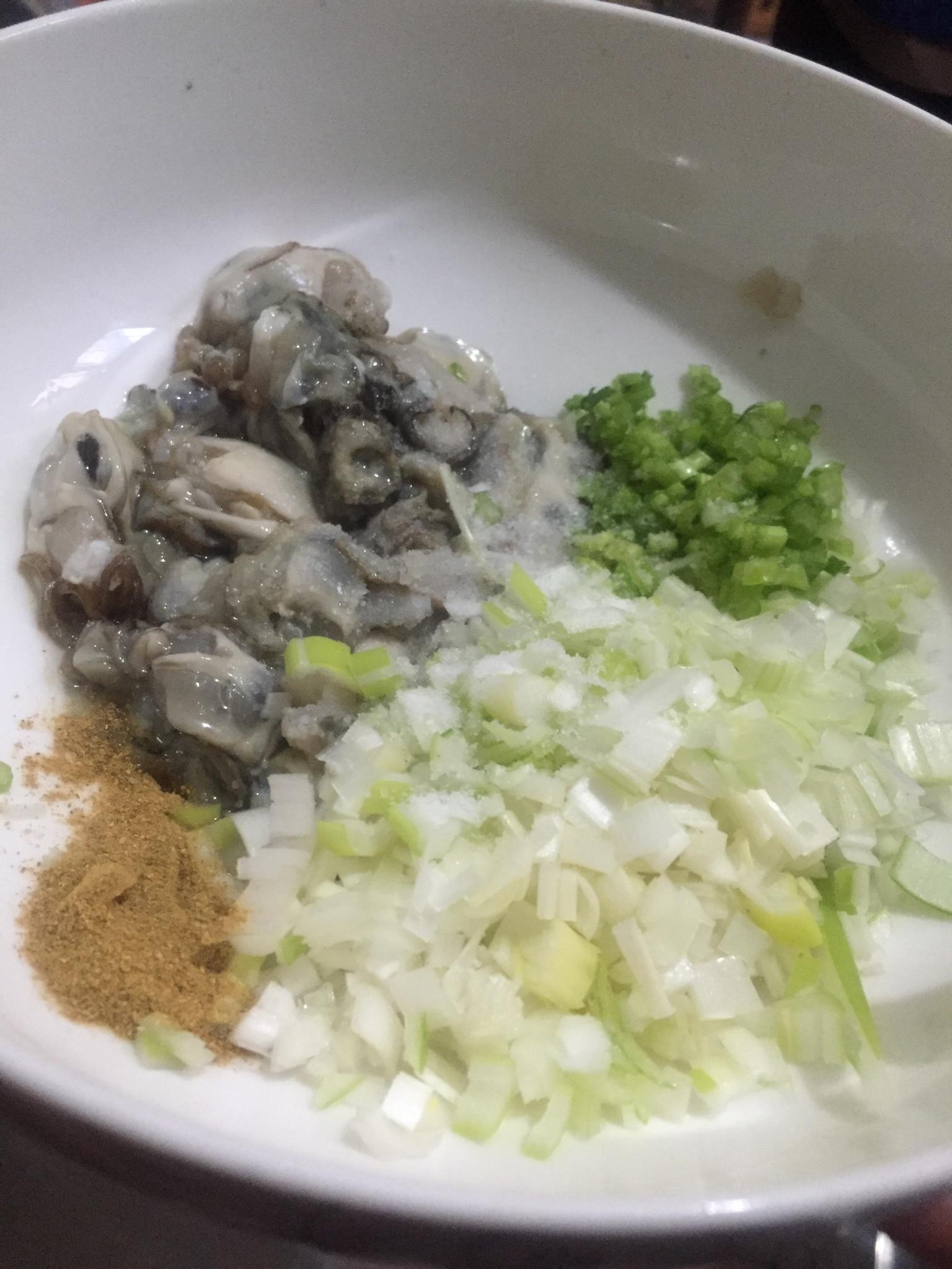 香煎牡蠣的做法 步骤2