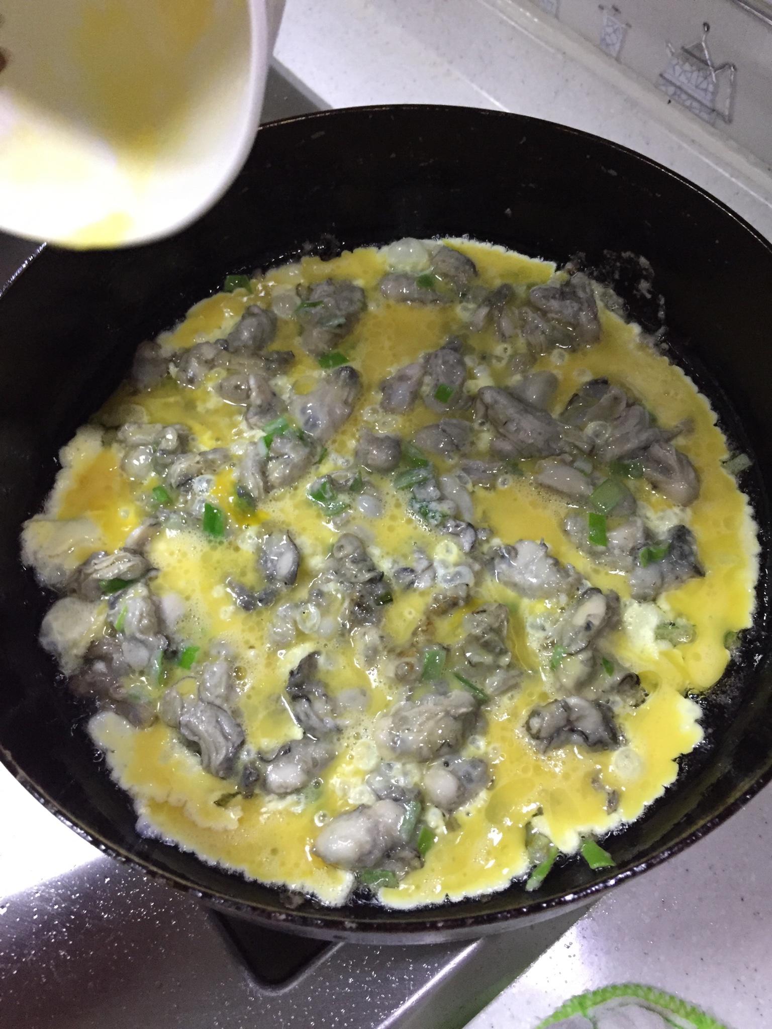 蛋煎海蠣子的做法 步骤5