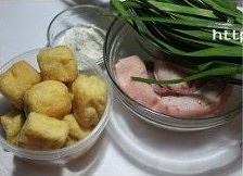 韭菜火腿釀油豆腐的做法 步骤1