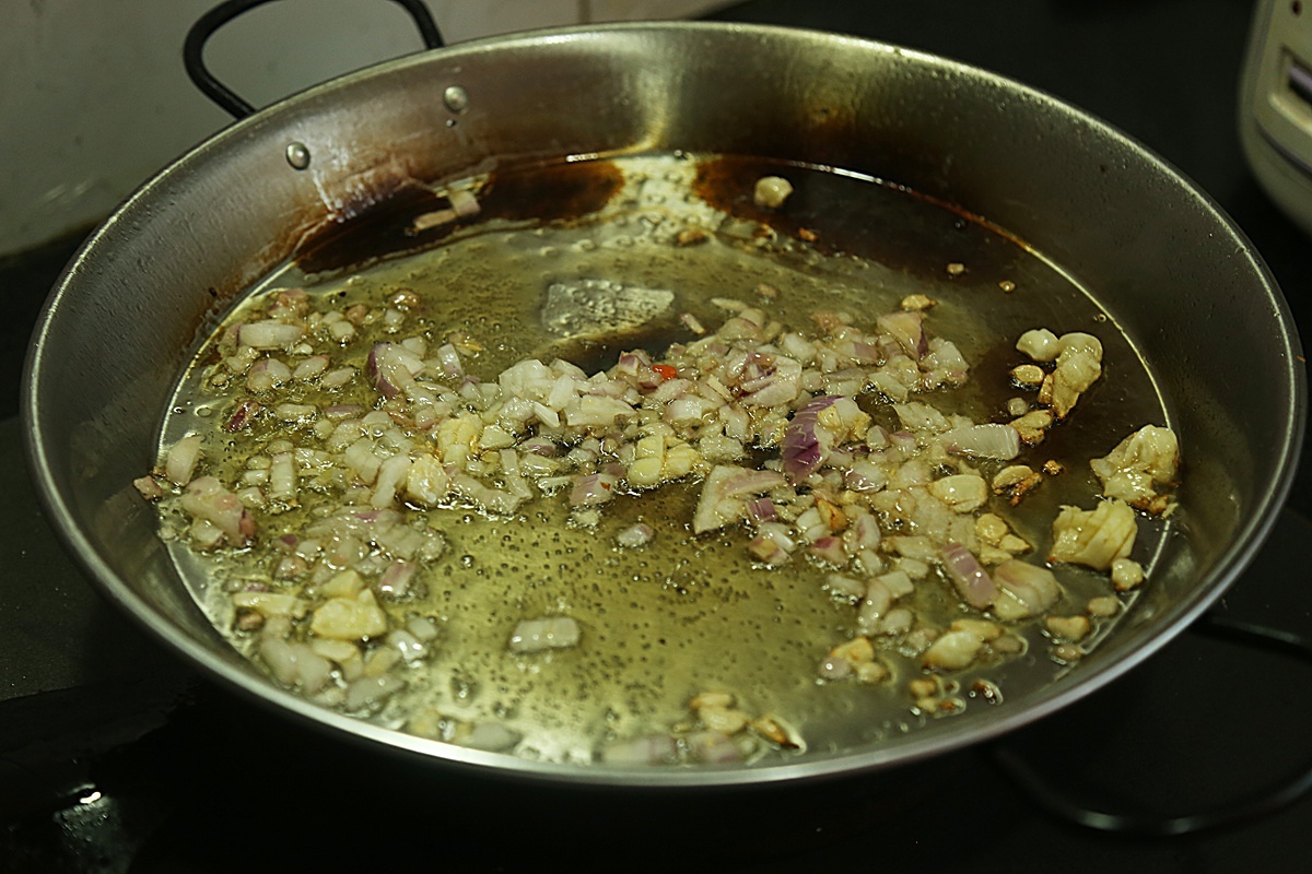 【山姆廚房】西班牙海鮮飯的做法 步骤2