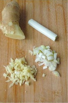 銀耳黃瓜炒乾貝的做法 步骤6