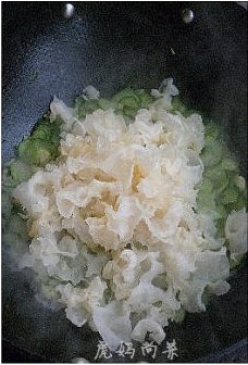 銀耳黃瓜炒乾貝的做法 步骤11