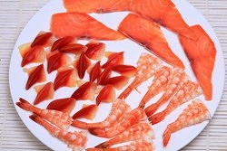 三文魚北極貝鮮蝦手握壽司的做法 步骤4