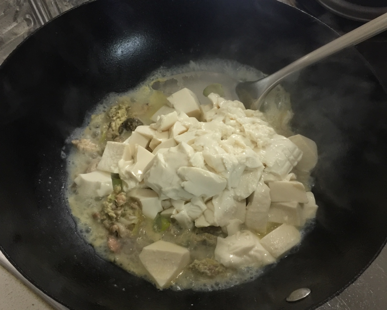 蚌肉燉豆腐的做法 步骤3