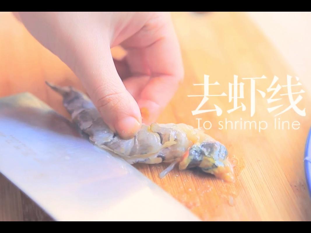 蝦肥蟹黃砂鍋粥「廚娘物語」的做法 步骤1