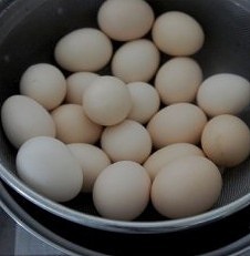 醃鹹雞蛋的做法 步骤1