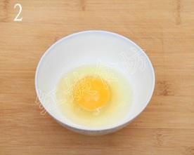 無油煎雞蛋的做法 步骤2