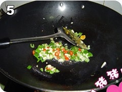鹹蛋黃燒茄子的做法 步骤5
