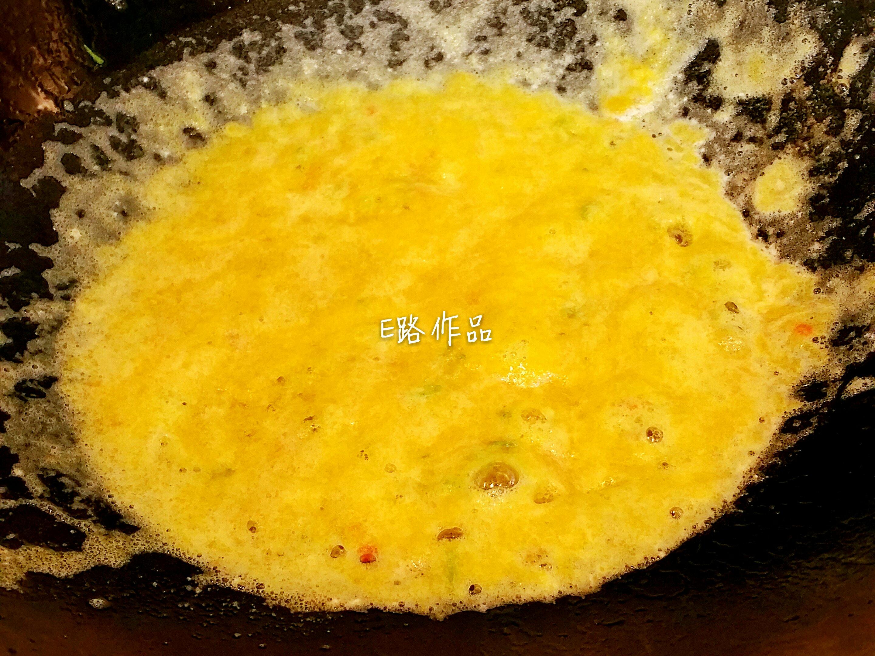 在家也能做大菜之5~「鹹蛋黃炒蝦球」的做法 步骤16