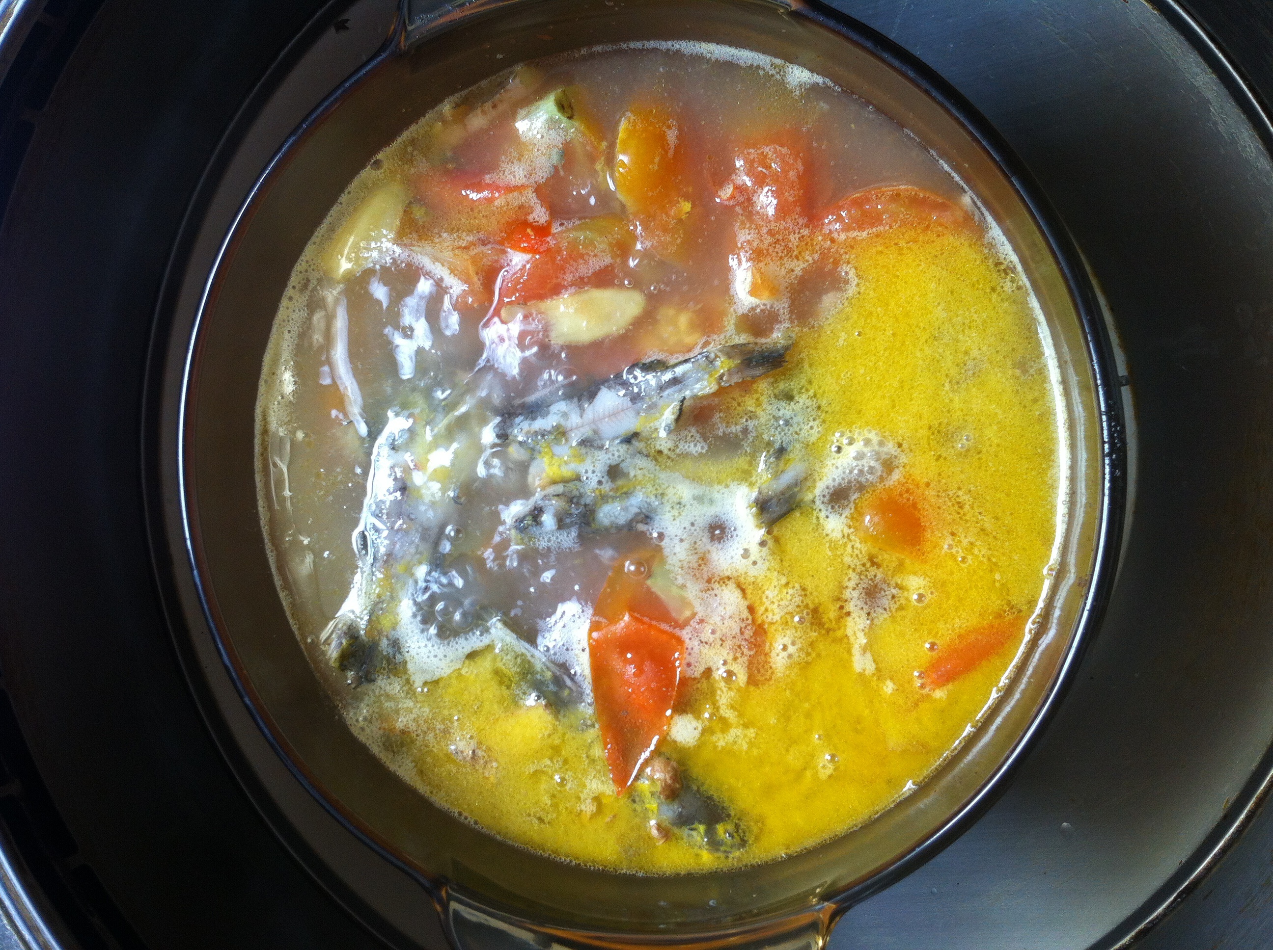 營養美味的西紅柿煎蛋煮黃顙魚的做法 步骤5