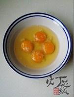 雞蛋拌黃瓜的做法 步骤1