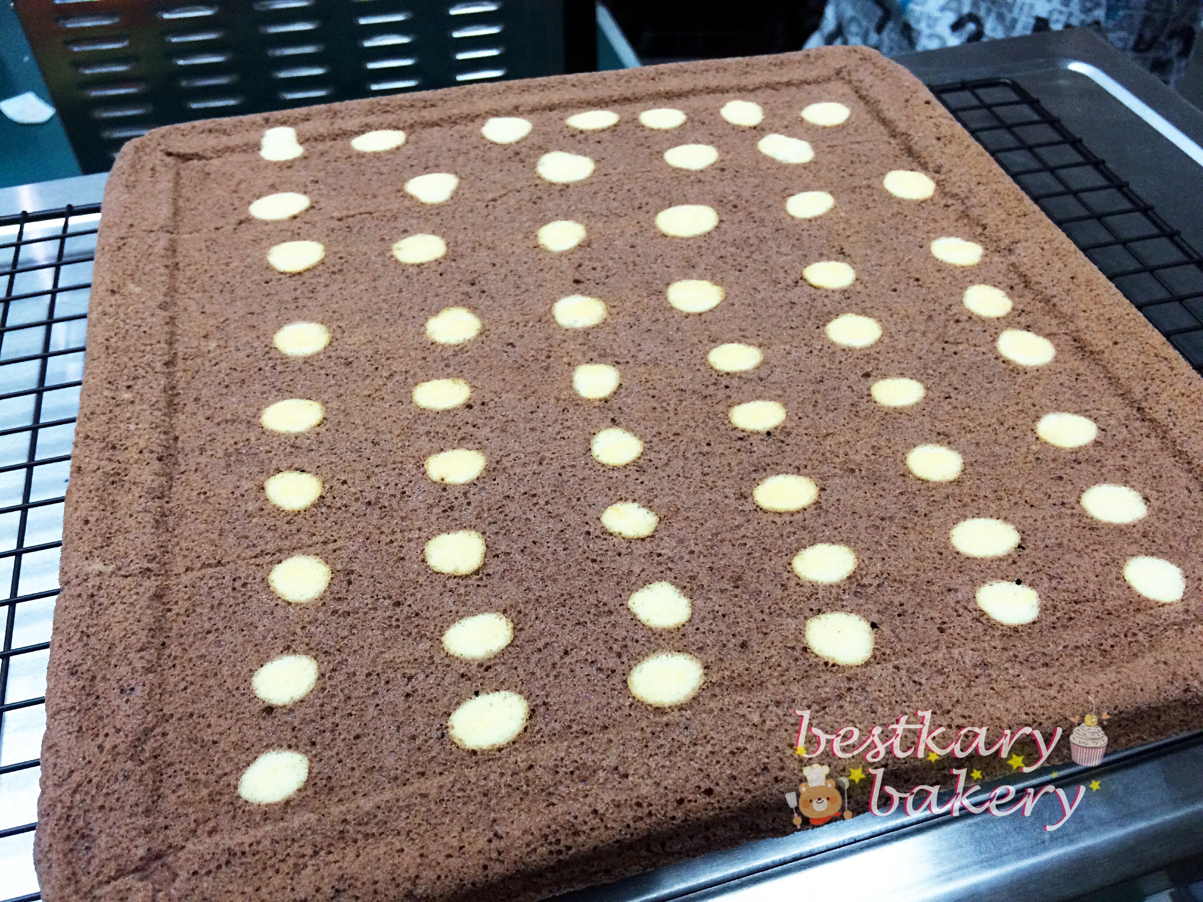 波點巧克力蛋糕卷的做法 步骤21
