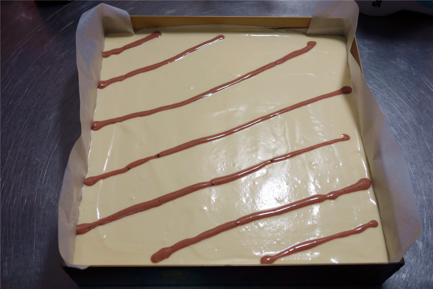 酸奶戚風蛋糕（26釐米定製烤盤）的做法 步骤19