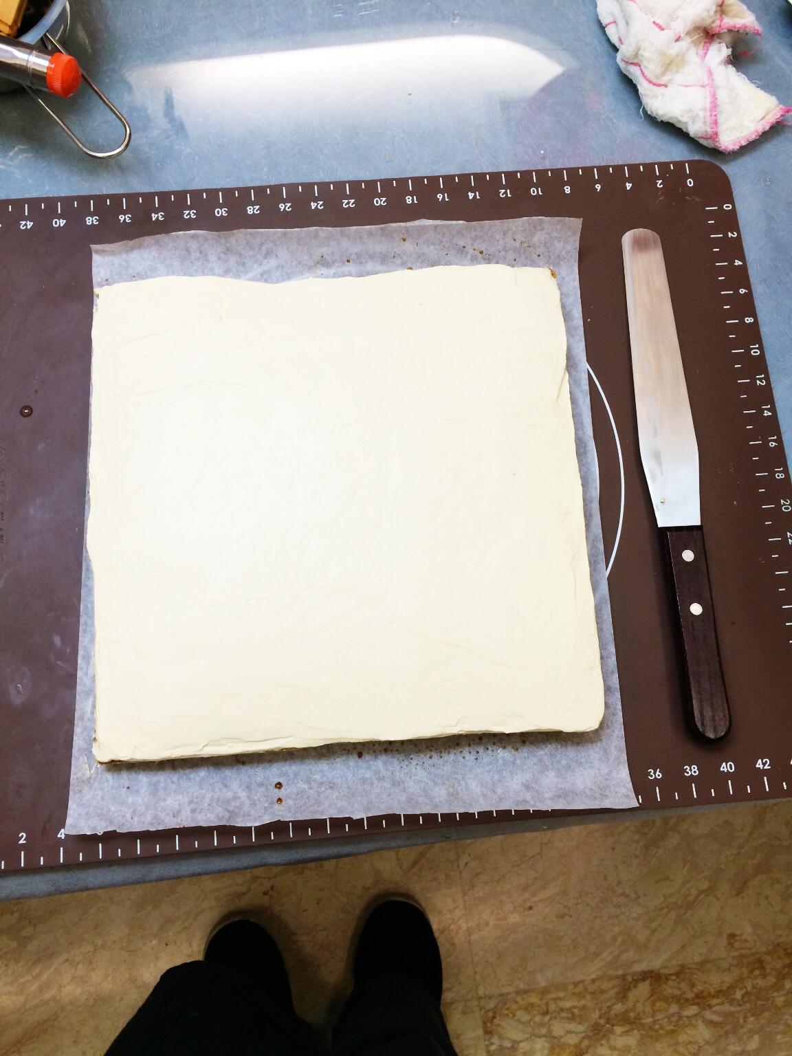 摩卡漩渦樹樁造型蛋糕卷的做法 步骤25
