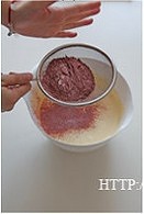 紅絲絨蛋糕卷的做法 步骤4